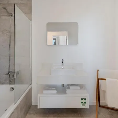 Uptown 13 By An Island Apartament Funchal (Madeira)