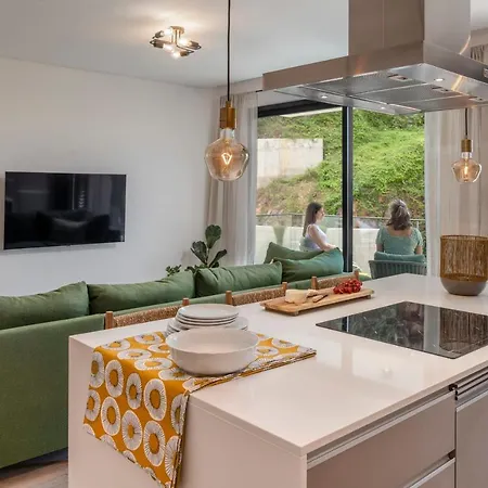 Uptown 13 By An Island Funchal (Madeira)