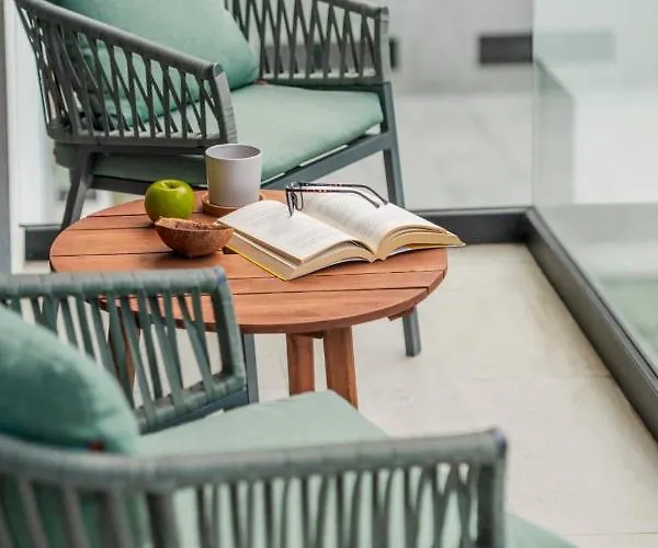 Uptown 13 By An Island *