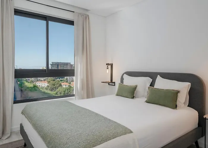 Uptown 13 By An Island *