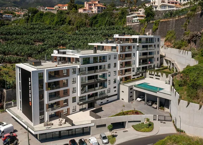 Uptown 13 By An Island 丰沙尔